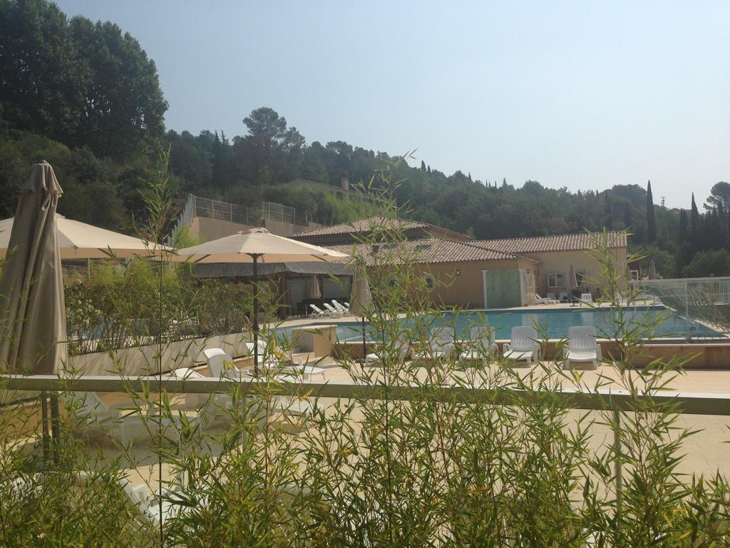Appartement Dans Residence - Le Domaine De Camiole Callian  Exterior foto