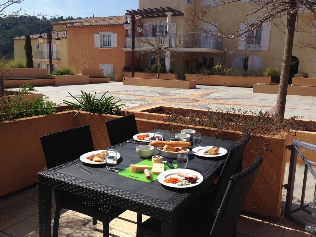 Appartement Dans Residence - Le Domaine De Camiole Callian  Exterior foto